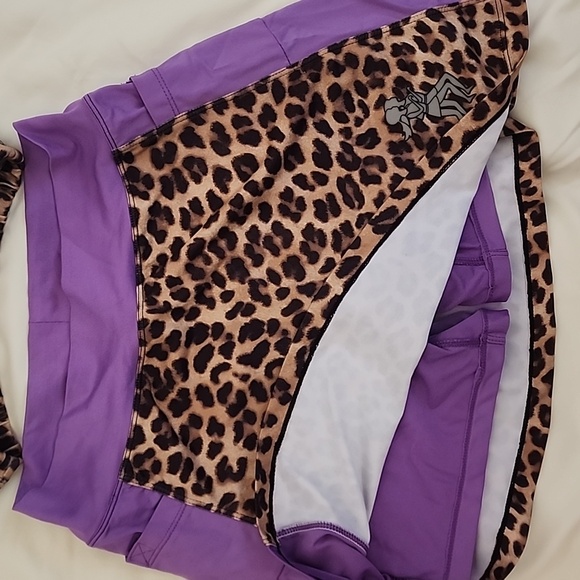 Running skirt and matching bra top - Picture 2 of 8